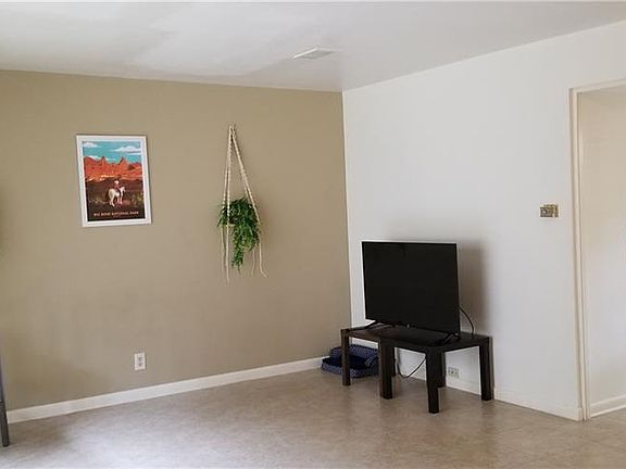 5th image of 1103 Heritage Way #B