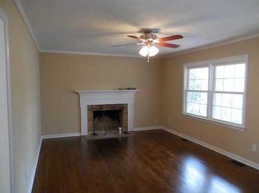 2nd image of 190 Baez Ct