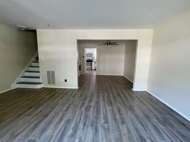 3 bed, 1.5 bath, 1800 sqft, $2,950 — Photo 2
