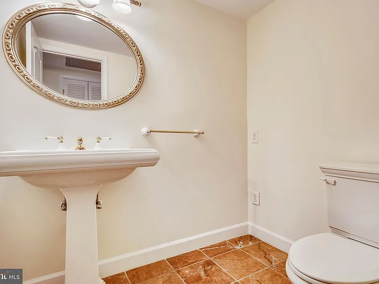 1401 N Oak St #G6 — Photo 17
