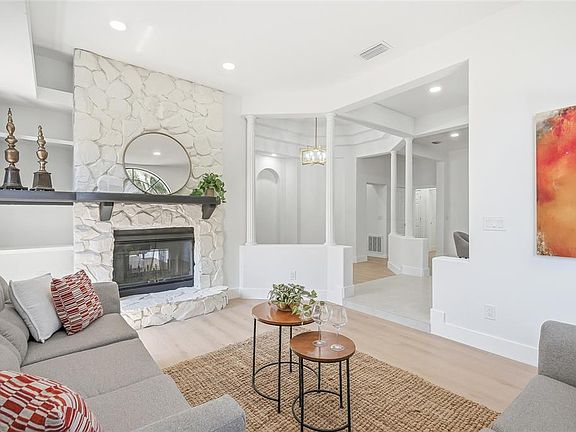 4th image of 10412 Nightengale Dr