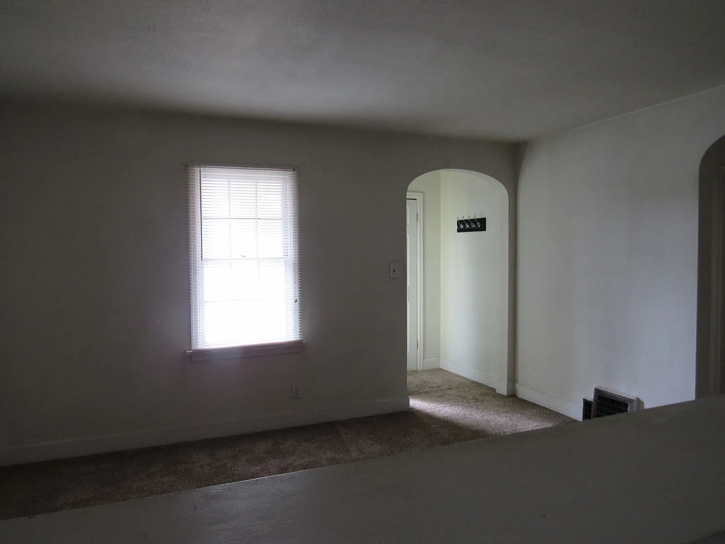 Central/East 2 Bed House w/ Garage — Photo 3