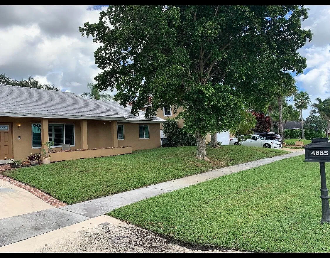 3 bed, 2.0 bath, 1855 sqft, $4,800 — Photo 4