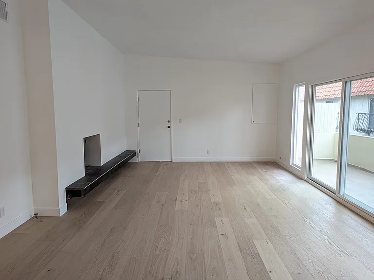 12324 Montana Ave #7 — Photo 3