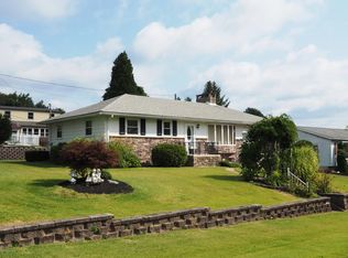 26 Wayne Ave, Tamaqua, PA 18252