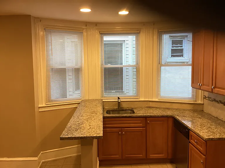 115 W Washington Ln — Photo 10