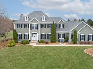 7731 Cedar Creek Rd, Cedarburg, WI 53012