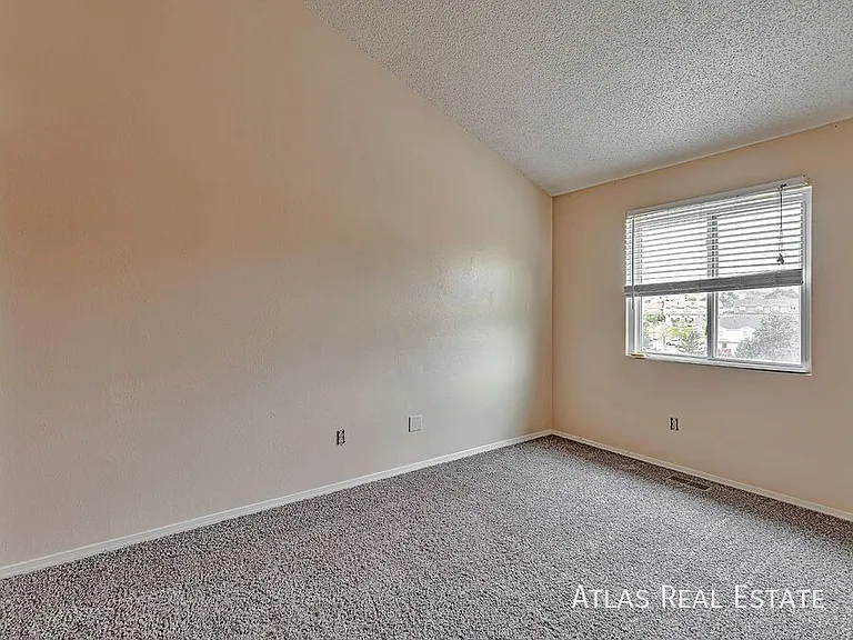 8150 Camfield Cir — Photo 9