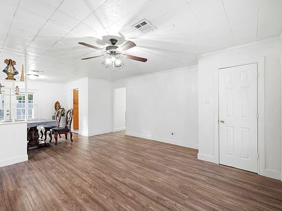4th image of 1310 Loper St