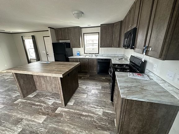 5th image of 93 Nettie Ave