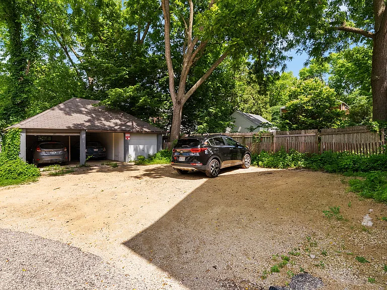 611 S Baldwin St — Photo 14