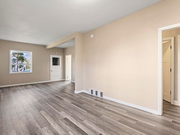 3rd image of 218 8th St