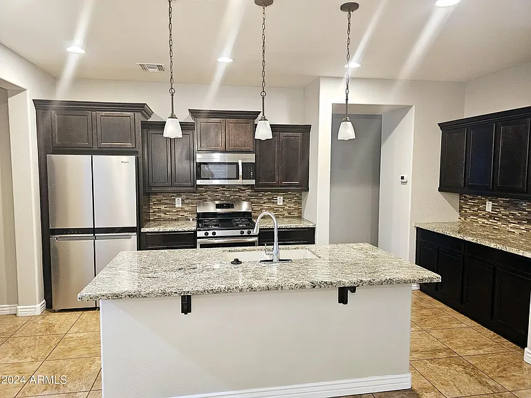 27284 N Skipping Rock Rd — Photo 3