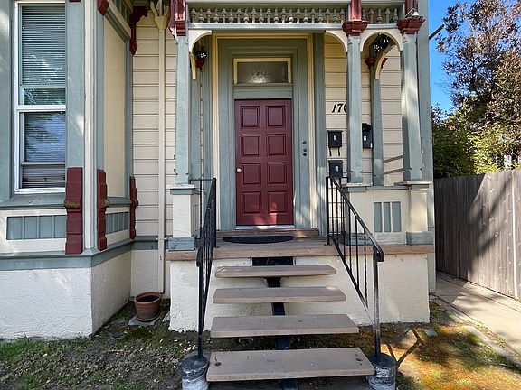 3rd image of 1705 Linden St APT 2