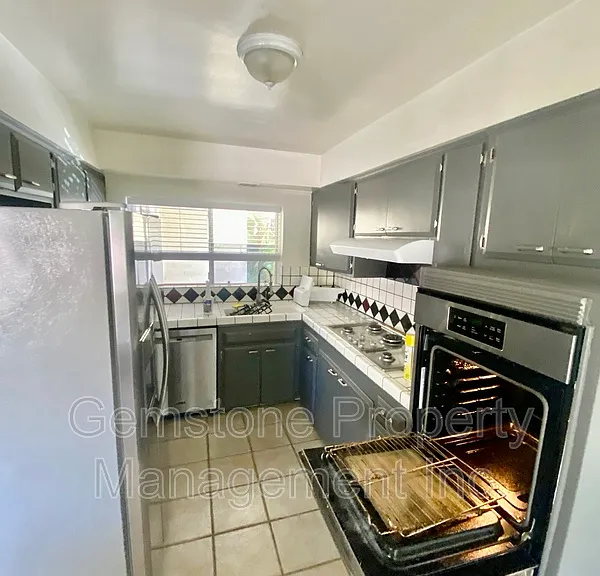 5220 Joan Ct — Photo 3