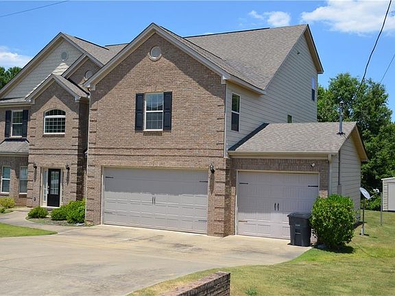 3rd image of 48 Peacock Dr