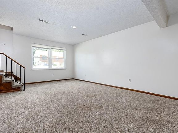 5th image of 7505-7507 NW 82nd St