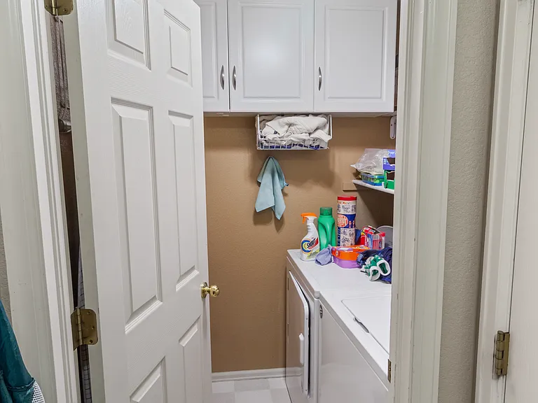 420 Hudson Ct — Photo 13