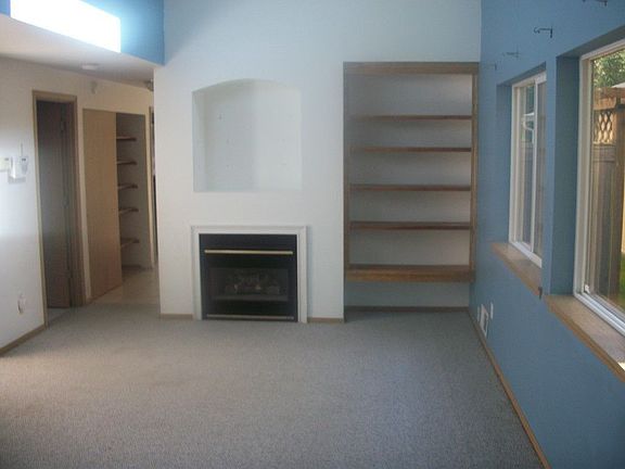 2nd image of 8874 Wallingford Ln NE