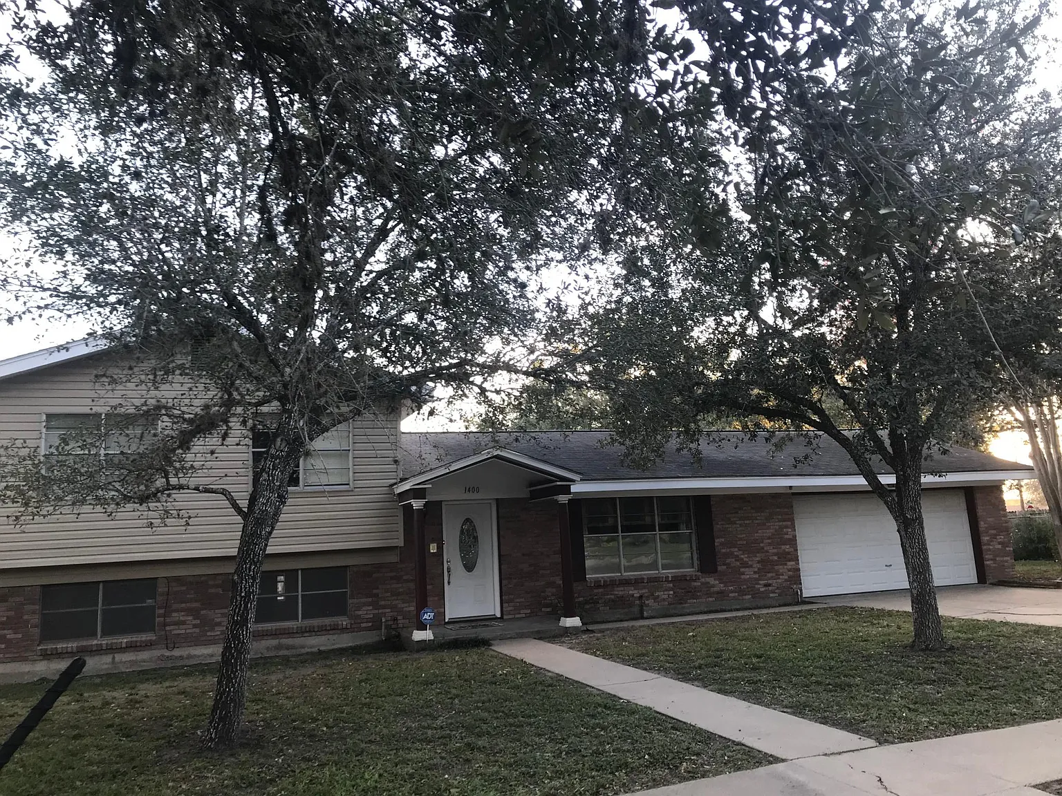 1400 Wren Ln — Photo 2