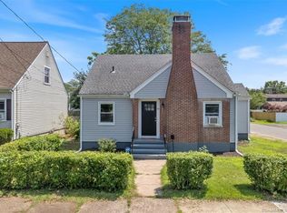 52 Clifton St, Wallingford, CT 06492