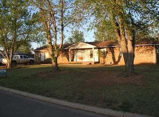 721 N Vernon Ave, Hinton, OK 73047