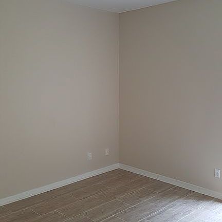 3rd image of 3027 Killarney Dr