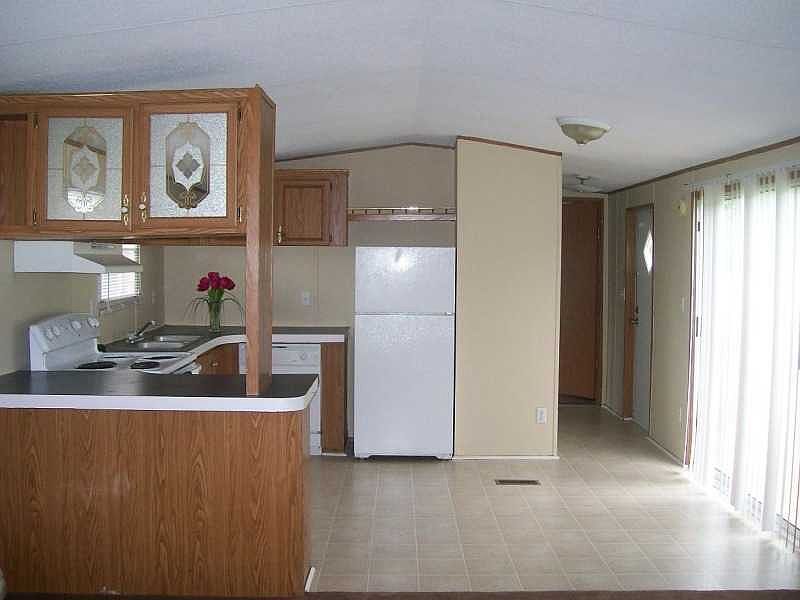 2nd image of 263 Jordanshire Cir