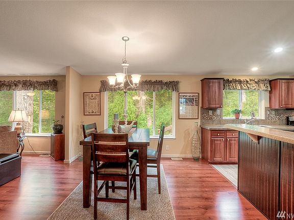 3rd image of 4009 34th St NW