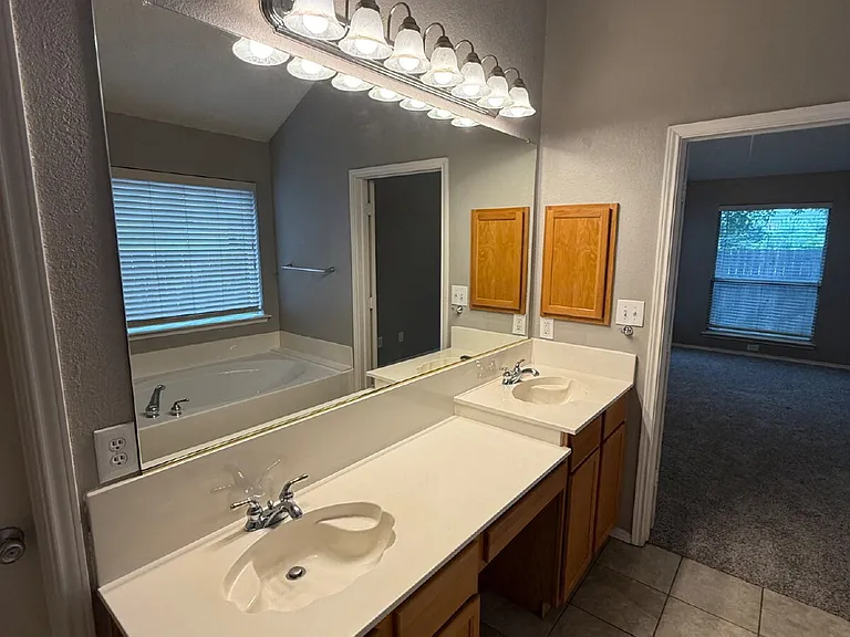 6105 Comfort Dr — Photo 19