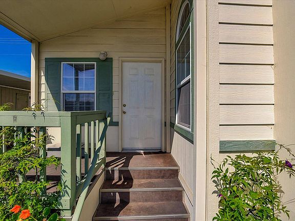 4th image of 532 Mountain Home Dr