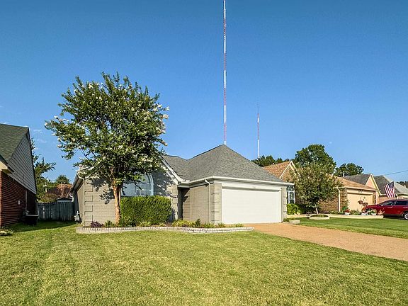 4th image of 1100 Cathedral Ln