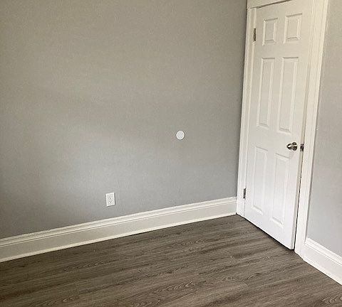 4th image of 1162 Moy Ave