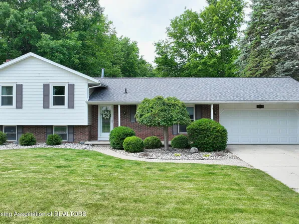 6916 Toboggan Ln, Lansing, MI 48917