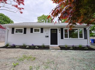 31 Forbes St, Riverside, RI 02915