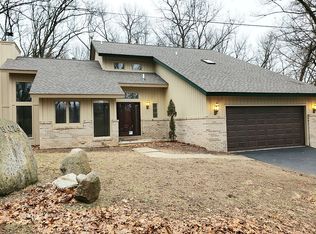 5079 Orion Rd, Rochester, MI 48306