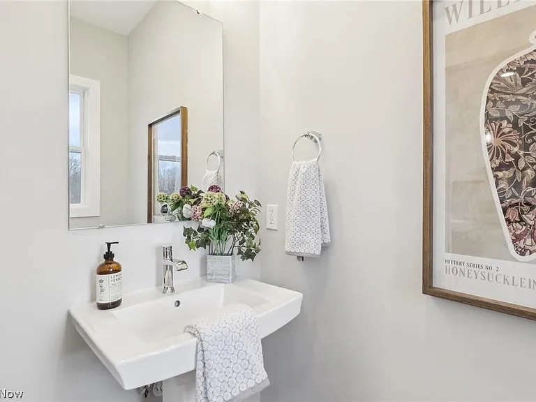 11218 N Park Pl — Photo 17