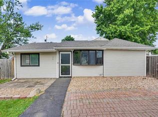 338 20th St NW, Cedar Rapids, IA 52405