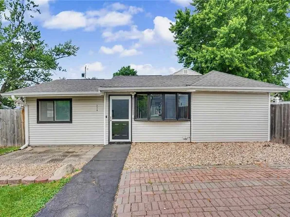 338 20th St NW, Cedar Rapids, IA 52405