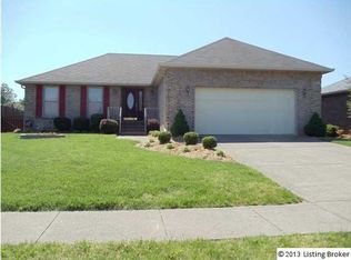 6002 Trappers Ridge Cir, Louisville, KY 40216
