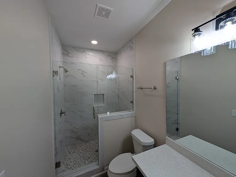 913 E Jefferson St #D — Photo 11
