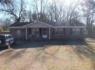 1003 Sandalwood Dr, Fayetteville, NC 28304