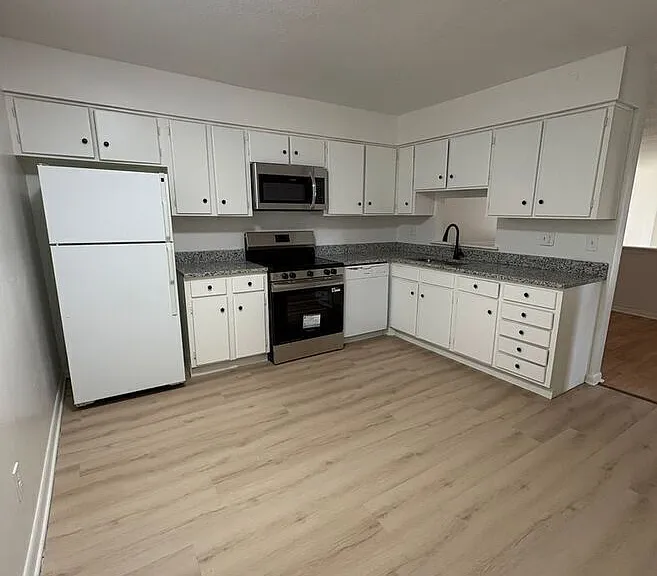 2101 Ottawa St #302B — Photo 12