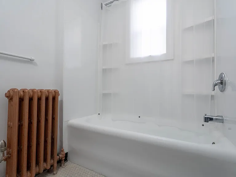 115 Sherbrook St — Photo 15