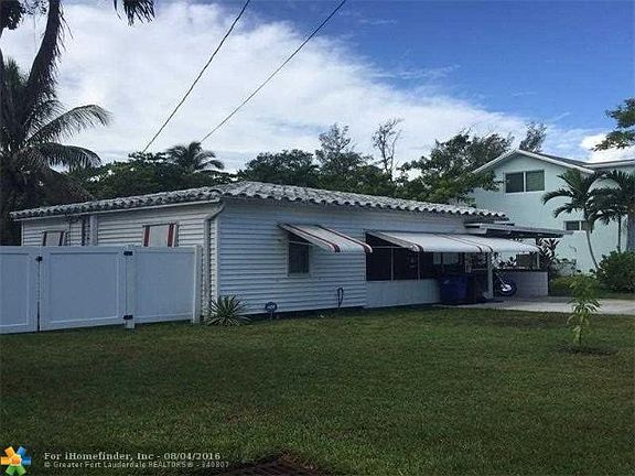 2nd image of 212 SE 10th St