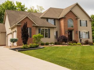 8022 Grayson Dr, Canfield, OH 44406