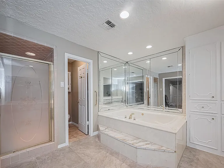 4015 Black Locust Dr — Photo 31