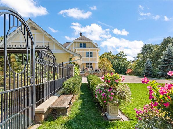 609 Academy Ave, Sewickley, PA 15143