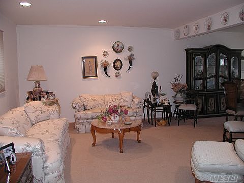 2nd image of 3433 Lawrence Ave