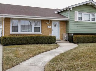 10254 S 52nd Ave, Oak Lawn, IL